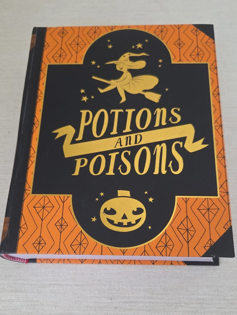 Black Skull , Potions & Poisons Book